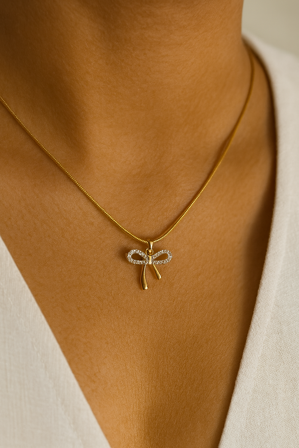 Dainty Dazzled Bow Chain