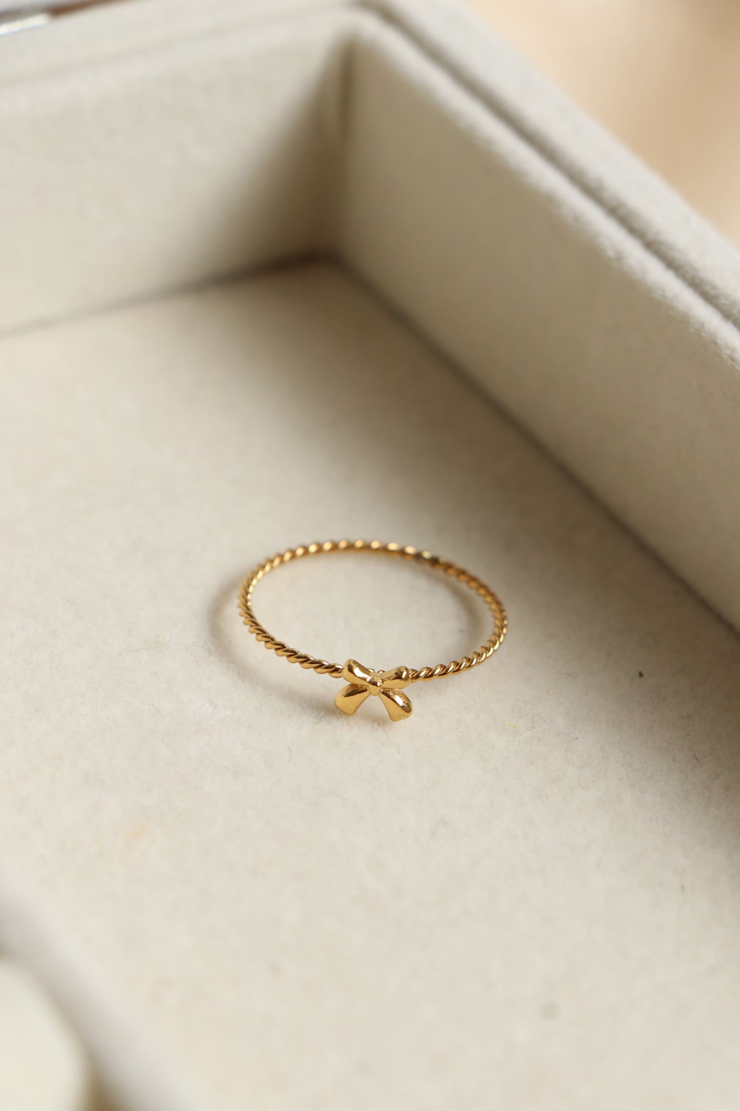 Dainty Bow Ring