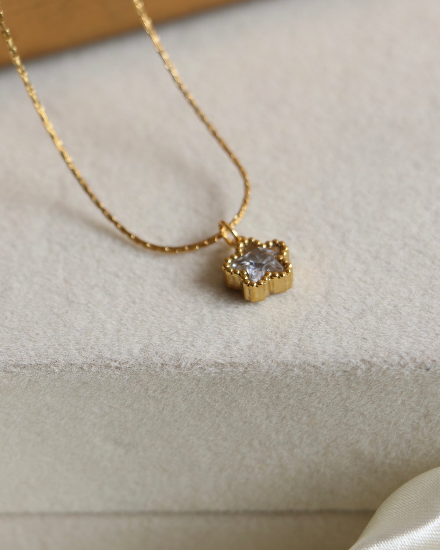 Nuri Zirconia Star Necklace