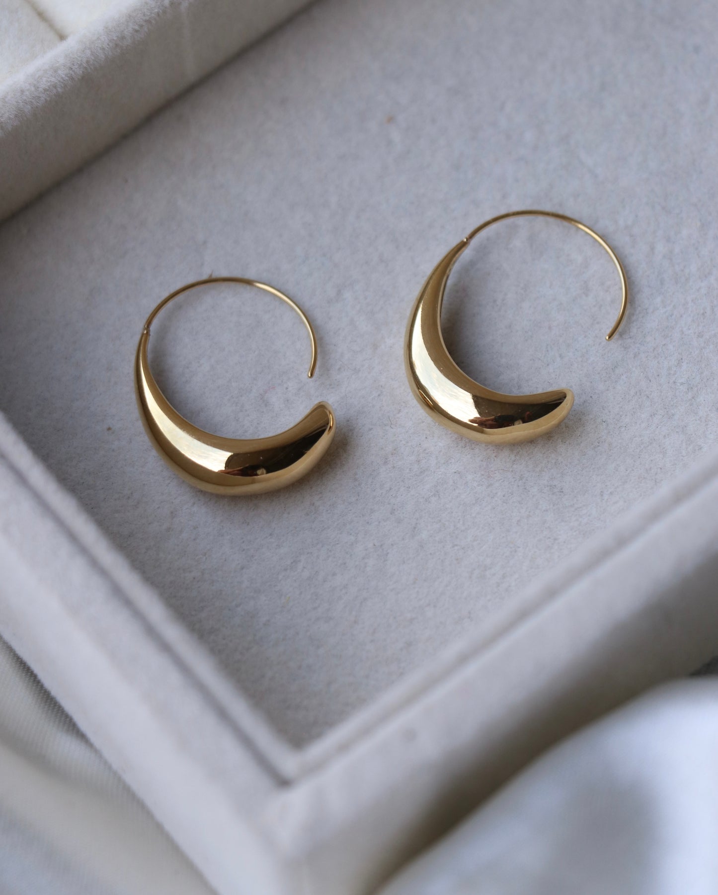 Katia Hoops