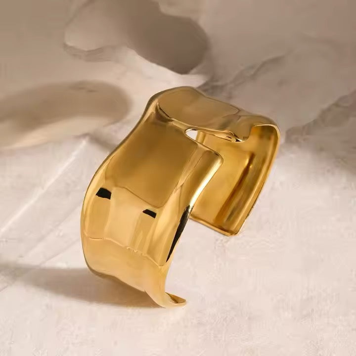Kriss Iconic Gold Band Bracelet