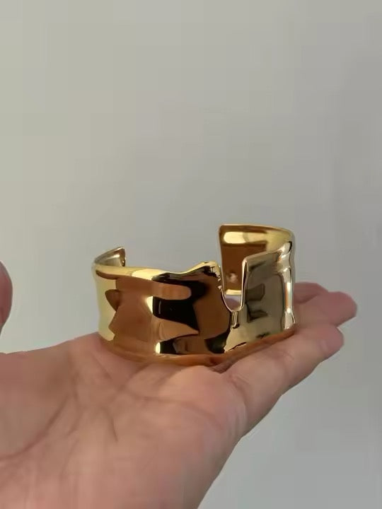 Kriss Iconic Gold Band Bracelet