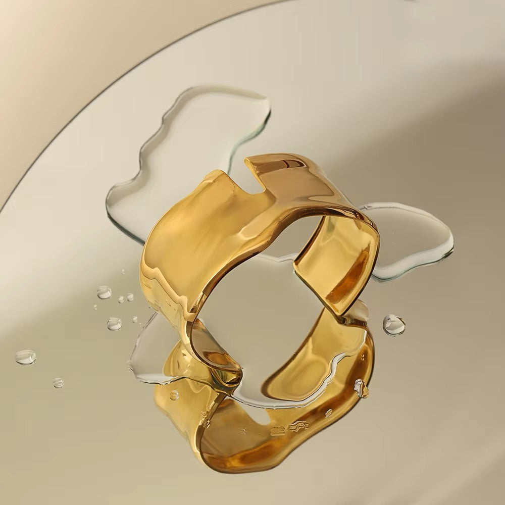 Kriss Iconic Gold Band Bracelet