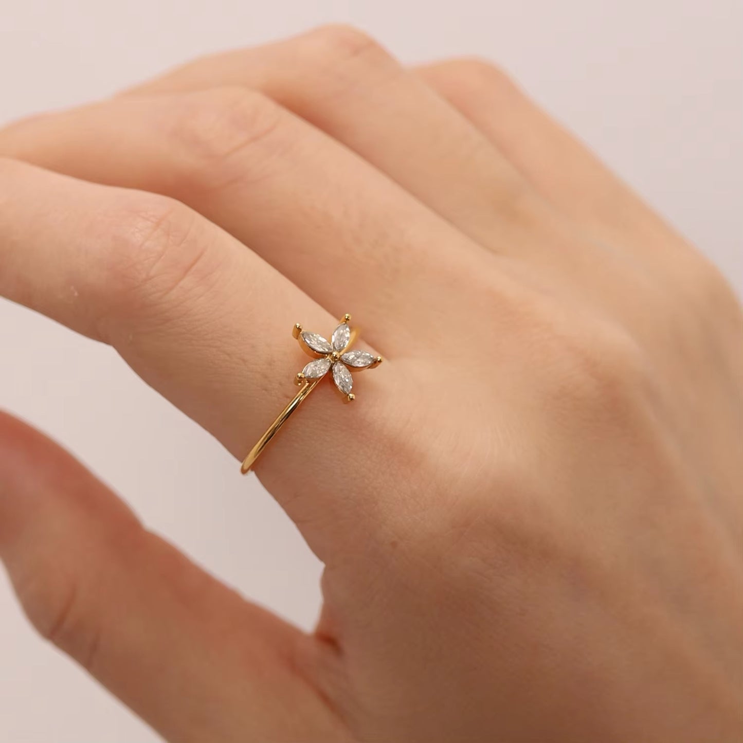 Fleur de Glace Ring ( Adjustable)