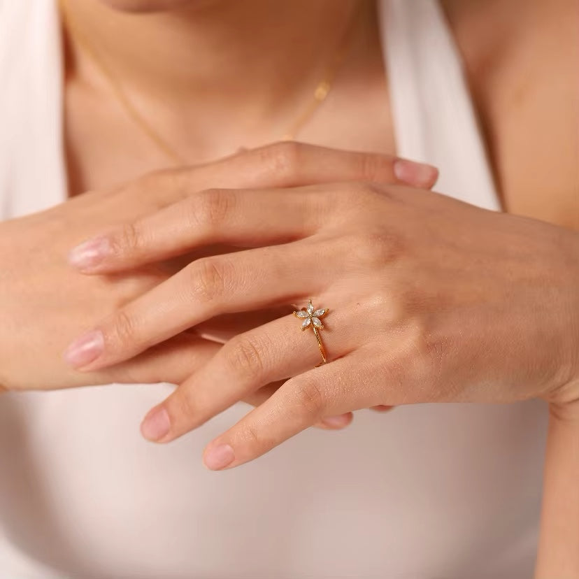 Fleur de Glace Ring ( Adjustable)