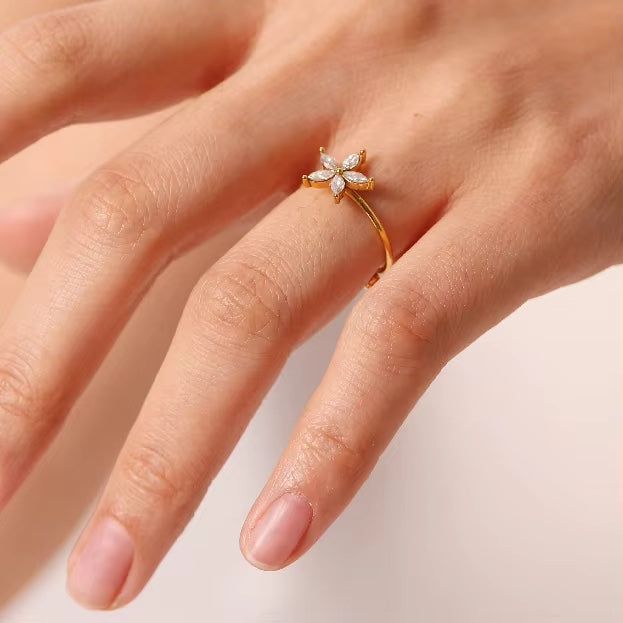 Fleur de Glace Ring ( Adjustable)