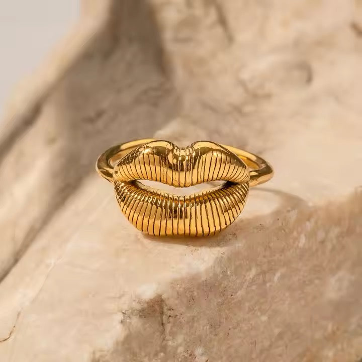 First Kiss Ring (Adjustable)