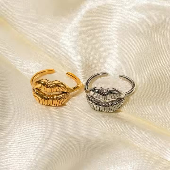 First Kiss Ring (Adjustable)