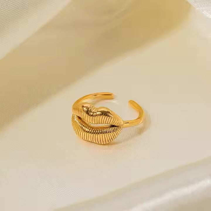 First Kiss Ring (Adjustable)
