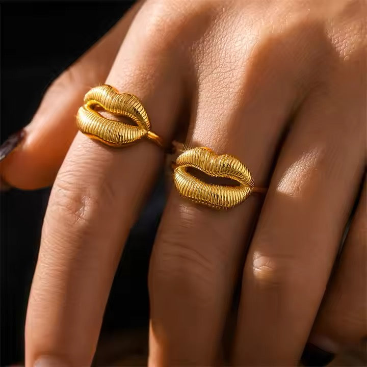 First Kiss Ring (Adjustable)