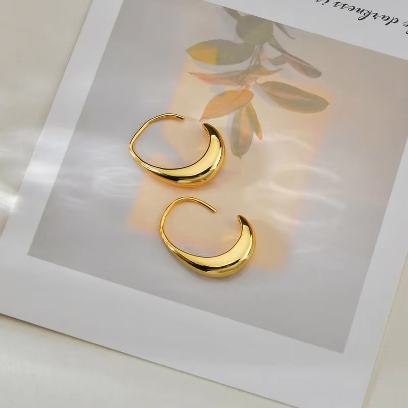 Katia Hoops