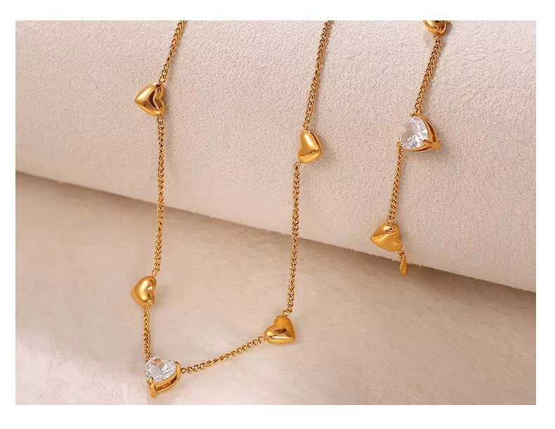 Dainty Tira Heart Zirconia Necklace