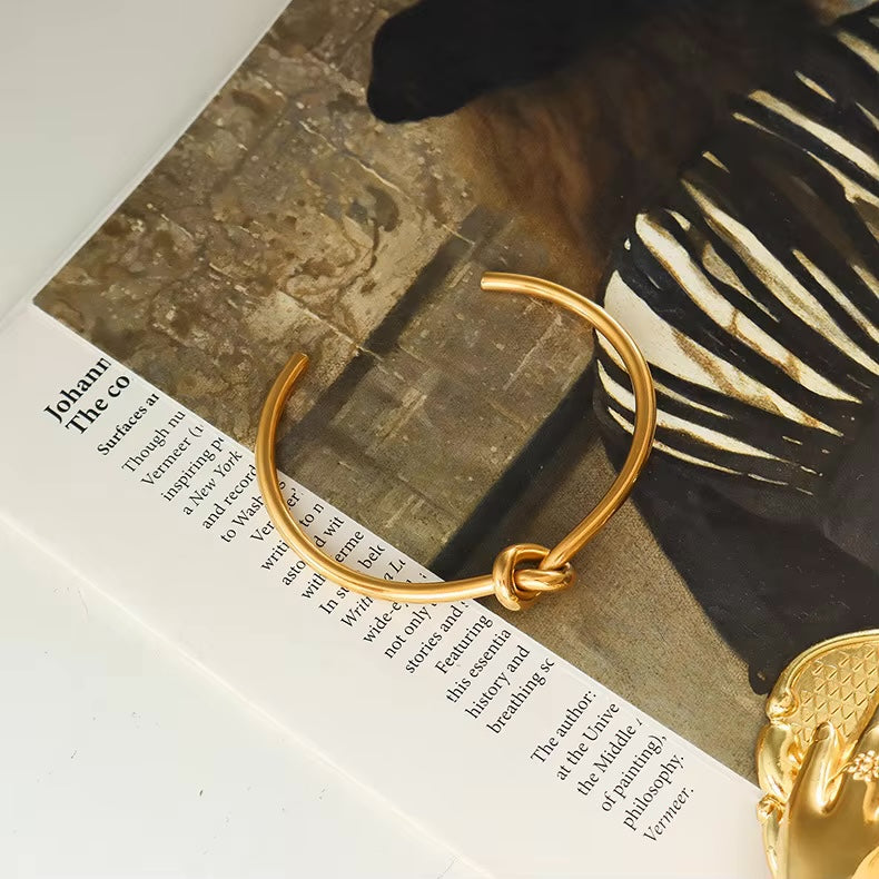 Katia Knot Bracelet ( Adjustable)
