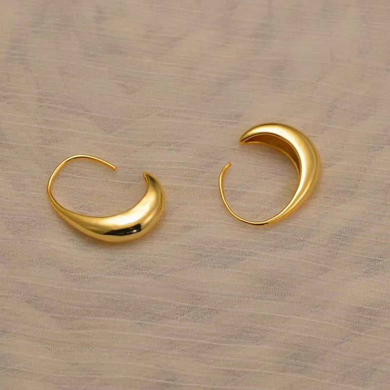 Katia Hoops