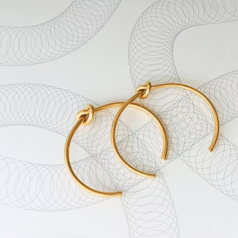 Katia Knot Bracelet ( Adjustable)