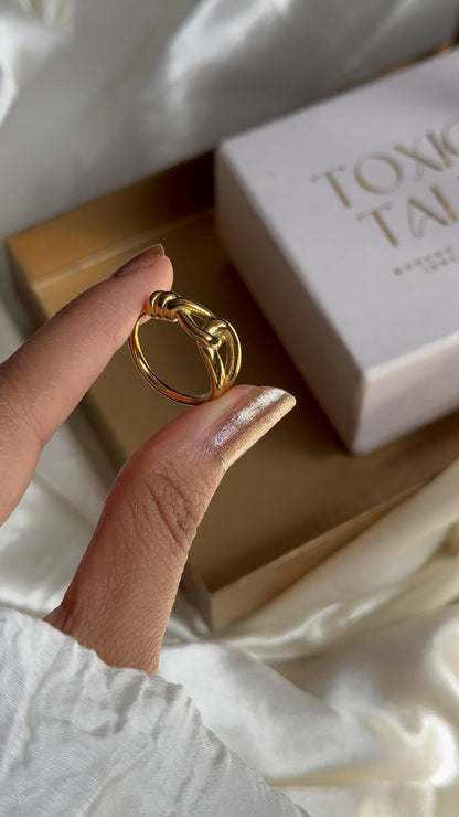 Knot me up Ring