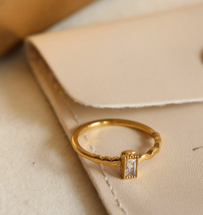 Dainty Zelda Zirconia Ring