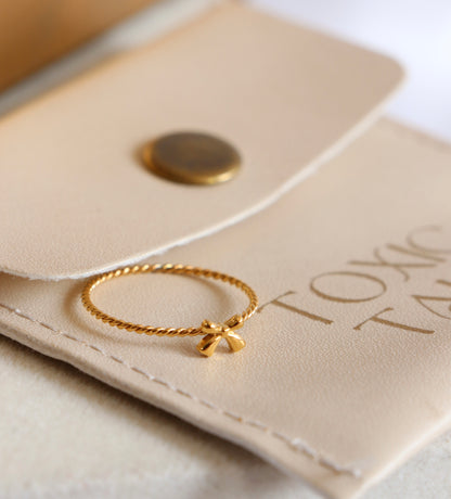 Dainty Bow Ring
