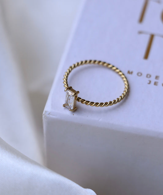 Astrid Mini Diamond Ring