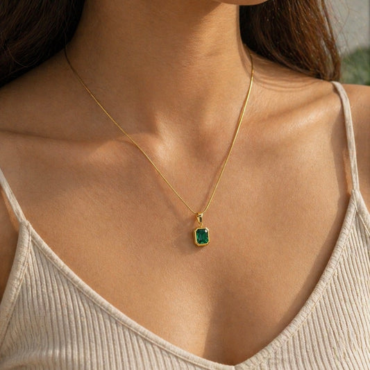 Ezra Emerald Stone Necklace