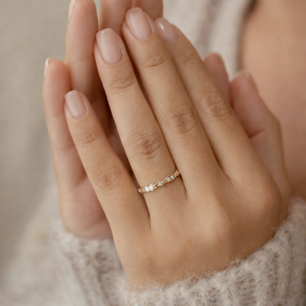 Noor Dainty Band Ring