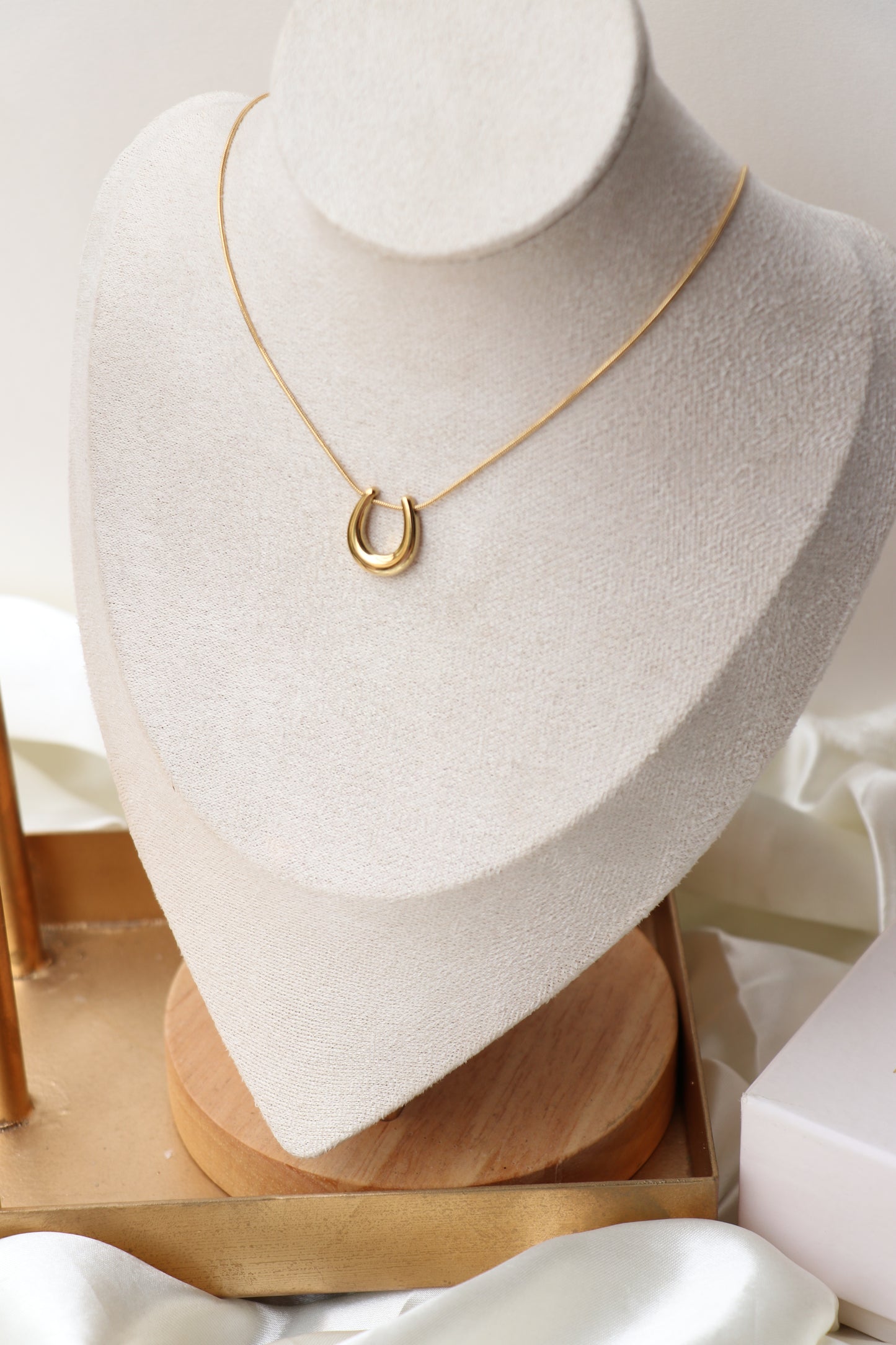 Horse Shoe Necklace