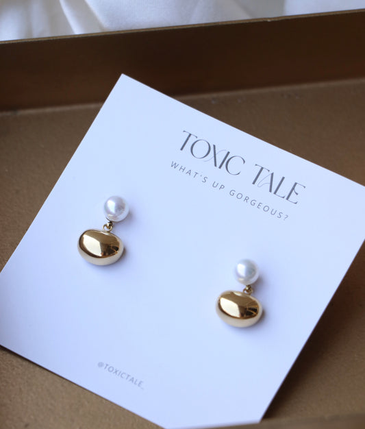 Snow White Pearl Earring
