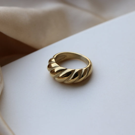 Croissant Ring