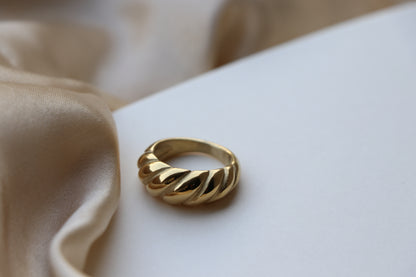 Croissant Ring