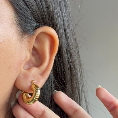 Mini Cordelia Hoops