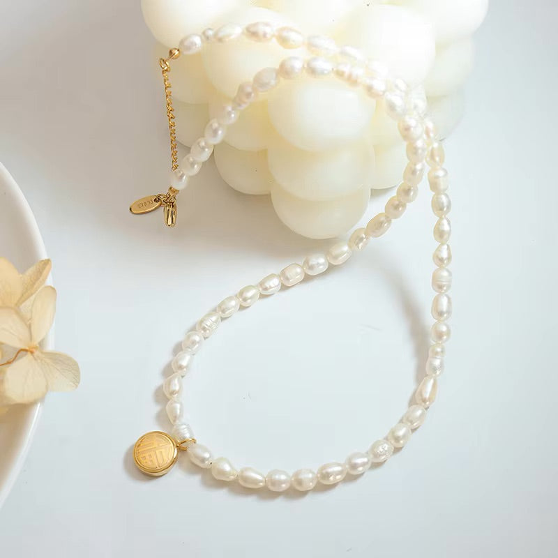 Lydia's Spell Natural Pearl Necklace