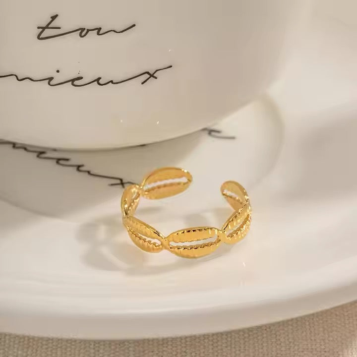 Shell Band Ring (Adjustable)