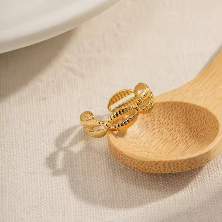 Shell Band Ring (Adjustable)