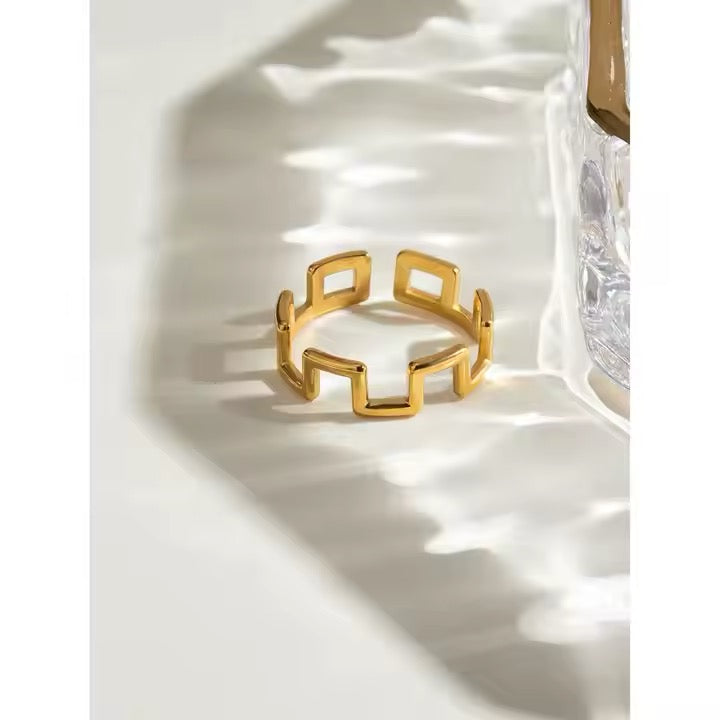 Zia Gridlock Ring ( Adjustable)