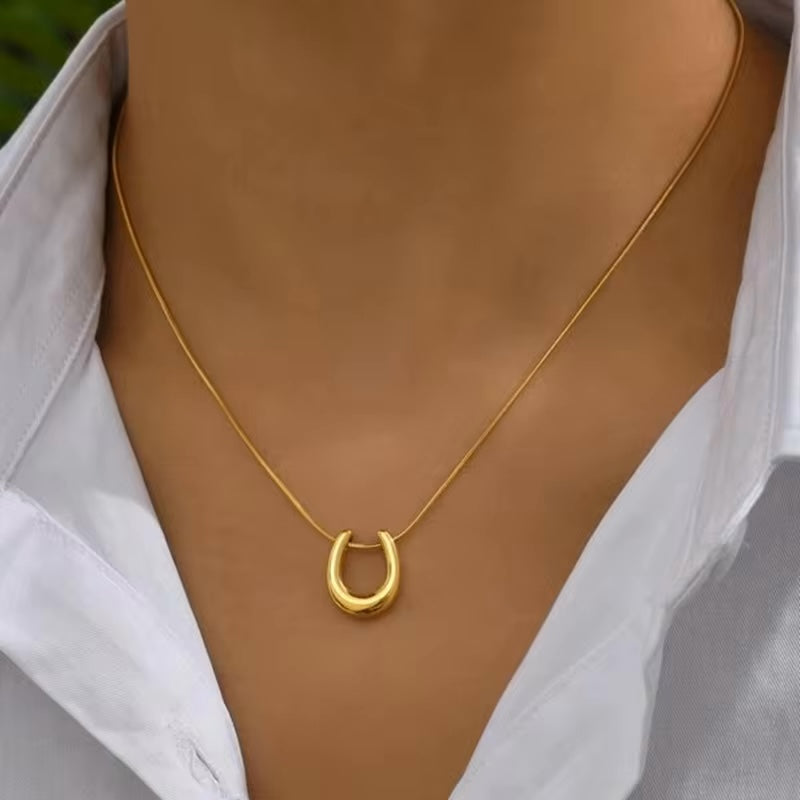 Horse Shoe Necklace