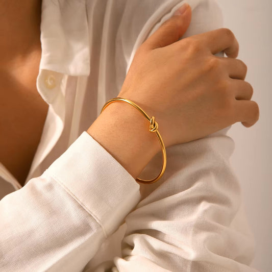 Katia Knot Bracelet ( Adjustable)