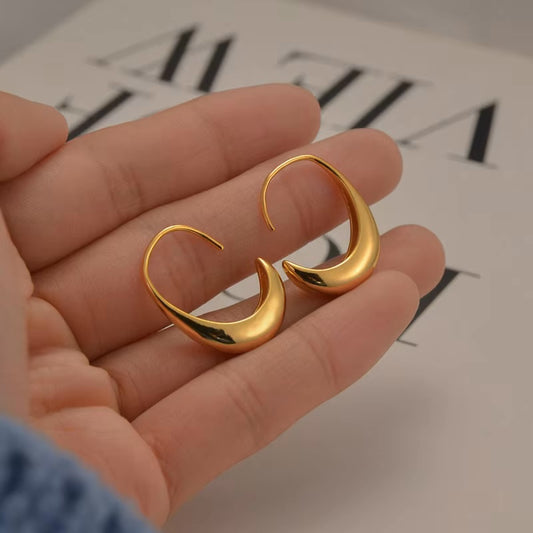 Katia Hoops